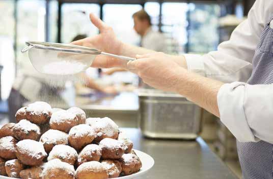 Kerst / Oud en Nieuw Bakkerij Vroeg Wist u dat de oliebollen van Vroeg al 2 jaar in de top 10 van de AD oliebollentest staan?