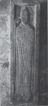 44 werd uitgegraven, en het toponiem Grafsteen van bisschop Herman of Heriman, de zoon van Embrico van Mayschoss.