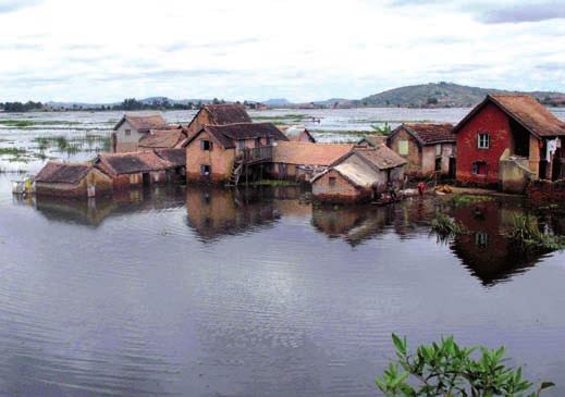 Overstromingen in Madagascar (Afrika) pag 21 Gevolgen voor de verschillende regio s 3.2 Afrika Landbouw vormt de voornaamste bijdrage aan de economie in veel landen (gemiddeld 21%).