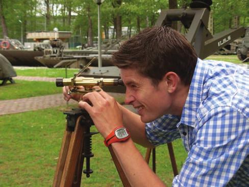 Ontvangst Voor de workshop ontvangt een vestingbouwer van Het Leege Land u in zijn historische uniform in een