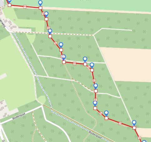 Het is handig om de route te volgen met GPS via de telefoon of met een GPSnavigatie -- Een afwisselende route, vertrekt van Ees. Klein dorp tussen Exloo en Borger.