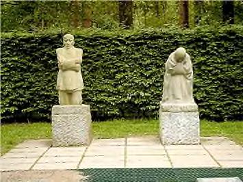 . Hierbij wordt het grafmonument veelal herleid tot een eenvoudige grafsteen. Op de begraafplaats van Bree (Belgisch Limburg) moest de eenvoud primeren.