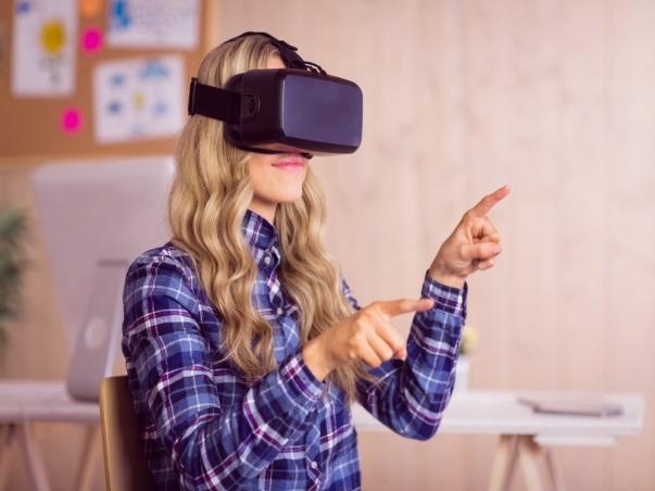 Voordelen van VR-onderzoek Niet alleen hoe, ook waarom Met een speciaal ontwikkeld programma is het mogelijk om marktonderzoek met vragenlijsten aan te vullen met VR-onderzoek.