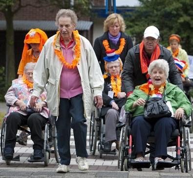 bepaalde activiteiten voor bewoners van de Kasteelhof, zoals Dodenherdenking en de Avondvierdaagse.