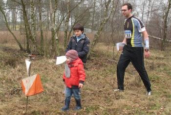 Deferm Gunther H Masters A 3. Vervoort Wim Begeleiders Kellens Jean-Pierre Melis Luc Linten Julien ARTIKEL VI. KINDER-O Voortaan kan je de uitslag van de Kinder-O terug vinden bij de algemene uitslag.