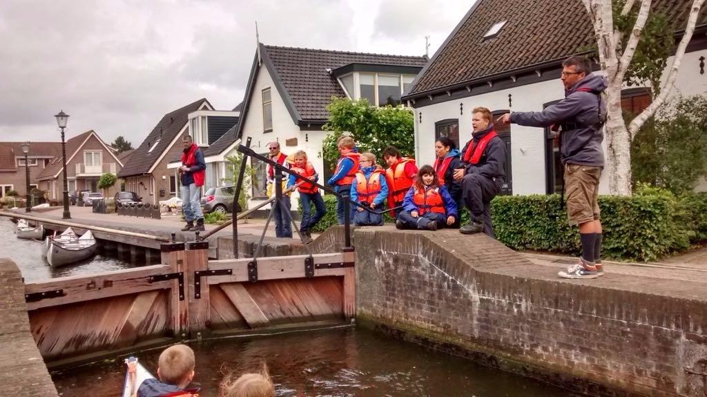 Zeeverkenners (11 16 jarigen) De ligplaats van de 5 lelievletten is gelegen aan de Kortsteekterweg naast het Wachtschip Ms. Winthont, het clubhuis van de Zeeverkenners en Wildevaart.