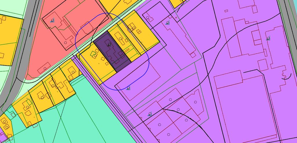 De milieuzone van het bedrijf ligt over de woningen op de percelen Voorsterweg 16 en 22. Derhalve is het niet mogelijk om de planologische situatie overeen te brengen met de feitelijke situatie.