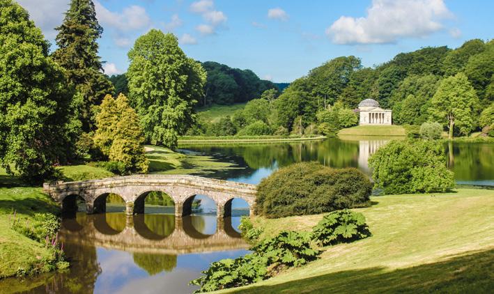 Dag 2: Bath - Wells - Bath (O-A) Bath staat vooral bekend om zijn meer dan 2.000 jaar oude Romeinse baden. We krijgen een uitgebreide rondleiding door dit complex met een audioguide.