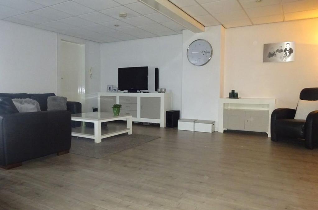 Bosstraat 17 a 6101 NV Echt Inleiding Modern instapklaar appartement(ca. 80m2) gelegen op de eerste verdieping aan de achterzijde van een kleinschalig appartementencomplex.