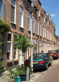 MATERIALEN EN STRAATMEUBILAIR VERLICHTING Bestaande lichtmasten worden hergebruikt.