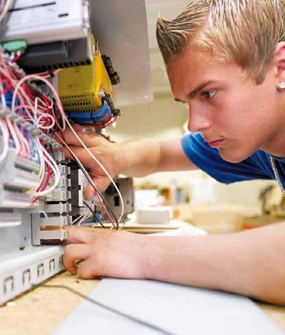 Elektrotechnici zorgen voor het goed en v eilig aanleggen, onderhouden en beheren van allerlei elektrotechnische installaties.