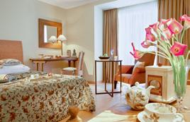 Standaard kamer (double guestroom) Kamergrootte: 26 m² - slapen : 2 Voor de standaard kamers kunt u kiezen uit een Queensize bed of 2 aparte bedden.