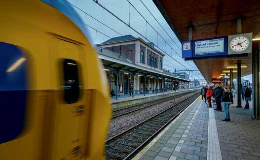 Jongeren komen met de fiets naar het station en hoeven niet lang te wachten. Maar er zijn ook veel studenten die tussen Zeeland en de Tilburgse universiteit en de hogeschool in Breda reizen.