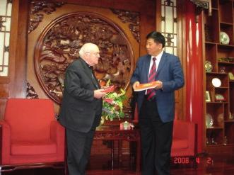 In 2008 werd Kardinaal G. Danneels in Beijing ontvangen door de toenmalige directeur van het Bureau van de Godsdienst Mr. Ye Xiaowen Deze zorgen zijn ongegrond.