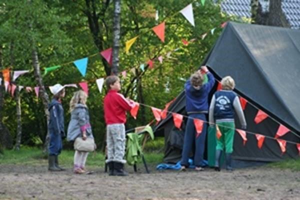 Mocht u nu al vragen hebben over kamp dan kunt u terecht bij Willie (stamgroepleider van de Dolfijnen).