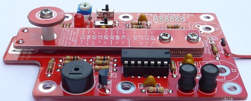 Componentnummering en componentwaarden Printopdruk Component Printopdruk Component R1 470 Ω C1 100 nf R2 1 KΩ C2 100 nf R3 1 KΩ C3 100 nf R4 10 KΩ C4 100 nf R5 10 KΩ C5 100 nf R6 10 KΩ C6 100 nf R7