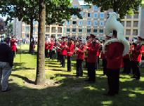 Augustus 2012 - Jaargang 2 - Nummer 5 Helmonds Muziek Corps Tussen de Maten digitaal Inhoud: Woord van de redactie 1 Google t mar 1 Klarinet clinics 2 Zomerorkest 2012 2 Bloemenintocht A4d 3