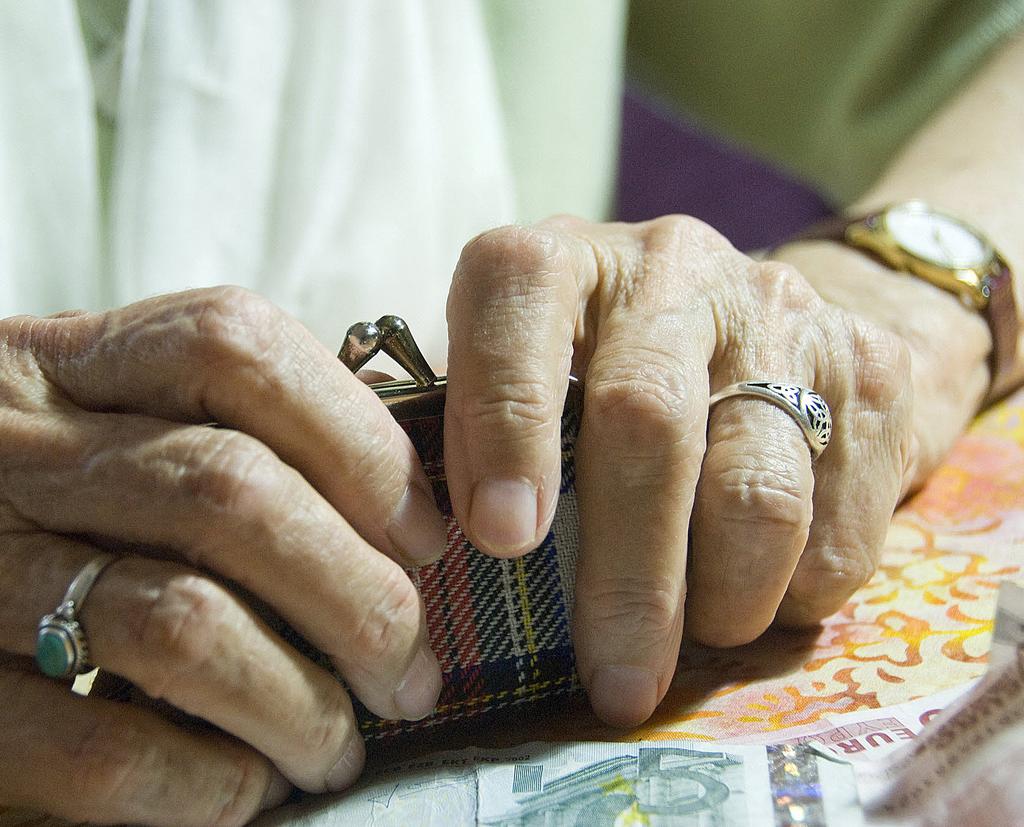 Meer eigen verantwoordelijkheid in ouderenzorg: wensen en mogelijkheden Raun