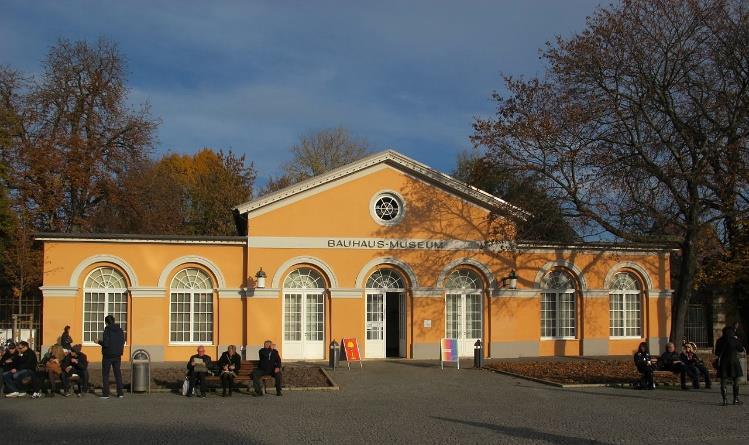 Hierna heeft u nog wat vrije tijd. Het Bauhausmuseum en het museum Stadtschloss zijn echte aanraders. Aan het einde van de dag gaan we weer terug naar Arnstadt voor de overnachting.