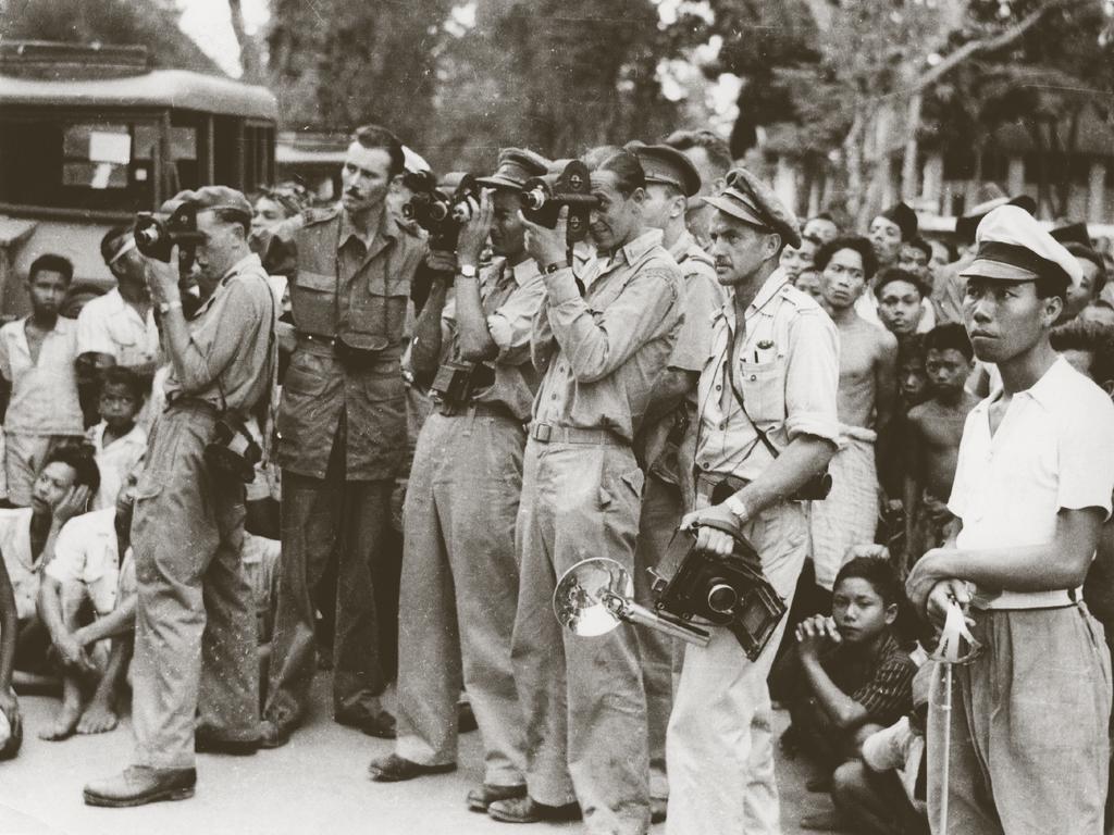 koloniale oorlog 1945 1949 voorwoord 9 De oorlog in Nederlands Indië bestond uit in elkaar grijpende gebeurtenissen in een immens groot land, dat onmogelijk door de relatief kleine Nederlandse