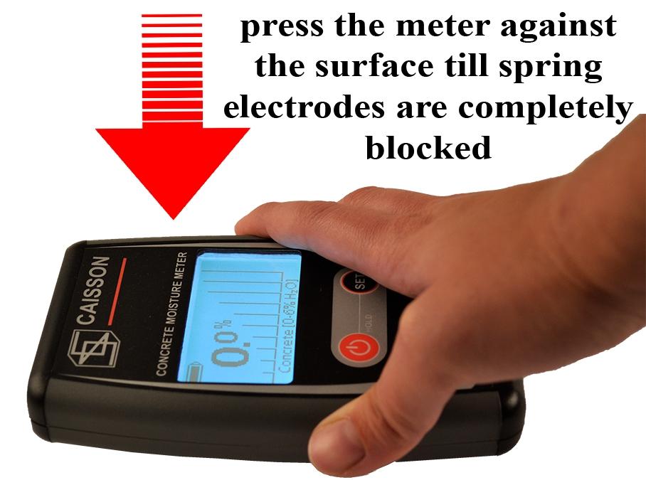 Voor gedetailleerde omschrijving van elke mode, ga naar Modes & functies. Druk de meter tegen het te meten oppervlak tot alle verende elektroden volledig ingedrukt zijn.