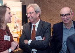 Ondernemers aan het woord over de kracht van open innovatie. Van links naar rechts: Julie Lietaer (European Spinning Group), Peter De Smedt (TE Connectivity) en Mieke Dumont (moderator).
