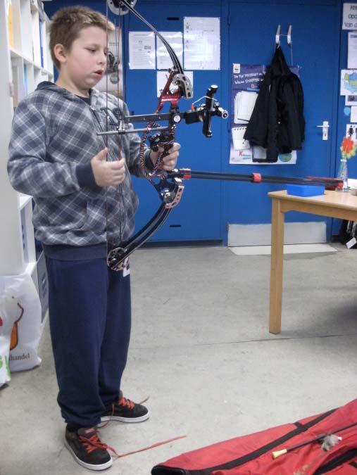 Donderdag hebben we breuken leren omzetten in kommagetallen en omgekeerd. Hier waren alle leerlingen snel mee weg. In de namiddag gingen we zwemmen en gingen we naar de bibliotheek.