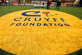 Cruyff Court Voetbaltoernooi Sportopbouwwerk van de Gemeente Hoorn organiseert in samenwerking met de Cruyff Foundation de voorronde van het Cruyff Courts Kampioenen 6 vs 6.