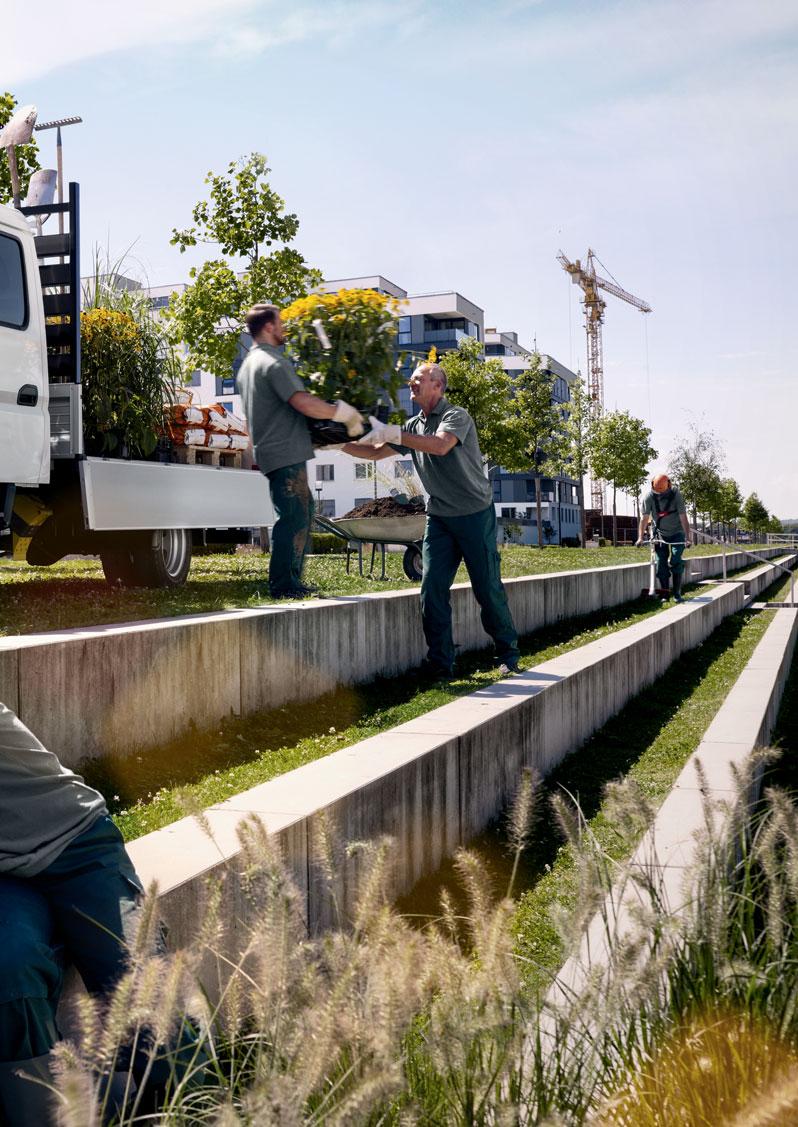 MOGEN WĲ UW RECHTERHAND VOORSTELLEN? Wie vrĳ wel dagelĳ ks onderweg is op smalle paden door tuinen, parken en bossen, heeft een compact voertuig nodig.