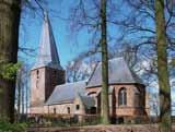Hervormde Petrus-en- Pauluskerk, Hoog-Keppel (in eigendom sinds 2012) De twaalfde-eeuwse toren van tufsteen is het oudste onderdeel van deze oorspronkelijk aan Petrus en Paulus gewijde kerk.