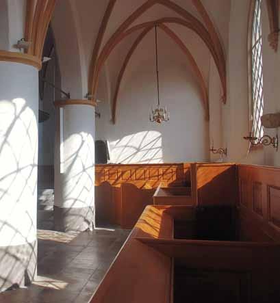 Jaarverslag 2013 Stichting Oude Gelderse Kerken Inleiding De Stichting Oude Gelderse Kerken (SOGK) wil graag een maximale bijdrage leveren aan het behoud van religieus erfgoed in de provincie