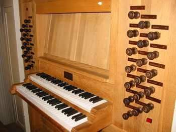 Orgel Piano Wat is een orgel? Een orgel is een toetseninstrument én een blaasinstrument. Het bestaat uit heel veel pijpen van verschillende grootte die ieder één toon kunnen produceren.