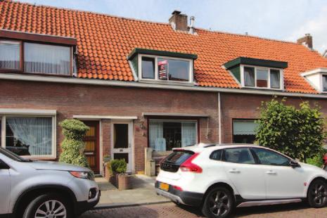 Alblasserdam Van der Leestraat 8 Vraagprijs e 198.000,-- k.k. In een gezellige en kindvriendelijke woonomgeving bevindt zich deze karakteristieke jaren 30-woning.
