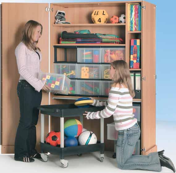 Praktisch: de Clever-Carts in de kast maken het probleemloze transport mogelijk van alle lesmaterialen naar het bureau van de leraar of de groep.