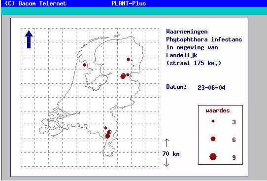 5 Verloop van de eerste aantastingen in 2004 Afvalhopen Vroeg in het seizoen werden een aantal afvalhopen gevonden die niet afgedekt waren en waar Phytophthora sporuleerde op aangetast aardappelloof.