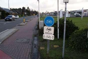 Fietsers versus bromfietsers: Snelheid beperkt tot 50 km/u: Bromfiets klasse B mag het fietspad