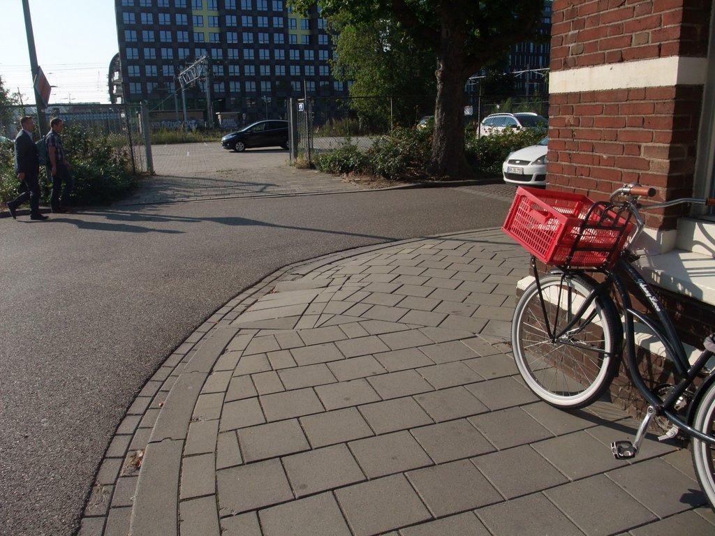 Gevaarlijke hoeken bij de Mayweg Lekkerbeetjesstraat /