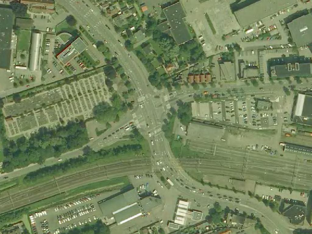 3 Kruispunt Keern-Dampten 3.1 Inleiding Dit eerste kruispunt vanaf de Provinciale weg ligt iets ten noorden van de spoorlijn. Zie ook figuur 6.