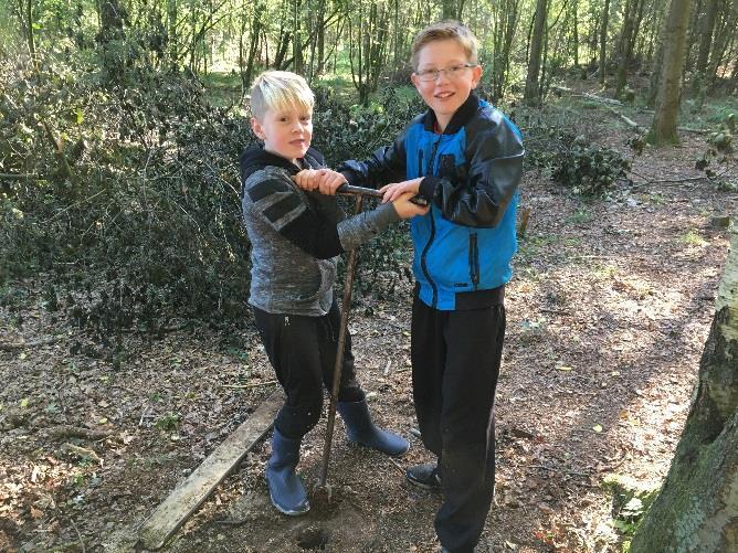 Na de uitleg van Herman, (even lekker drinken en een snoepje) gingen we op weg naar