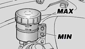 04_09 04_10 Refit the filler cap. CAUTION IN THE EVENT OF EXCESSIVE COOL- ANT CONSUMPTION, CHECK COOL- ING SYSTEM FOR LEAKS. HAVE ANY MALFUNCTION RE- PAIRED BY AN Official aprilia Dealer.