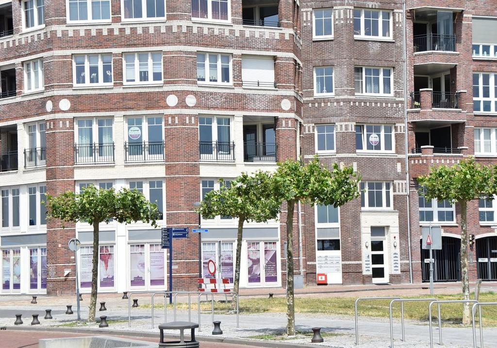 INLEIDING Wonen op ongekend niveau, in een ruim en licht appartement met vrij uitzicht over het 'Markermeer' en de sfeervolle havenkom van Bataviahaven in Lelystad Het kan aan de Claerbeek 9!