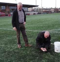 Daardoor bestaat de kans dat de onderbouw minder zink opneemt dat uitloogt uit een kunstgrasveld dat is ingestrooid met SBR-granulaat.