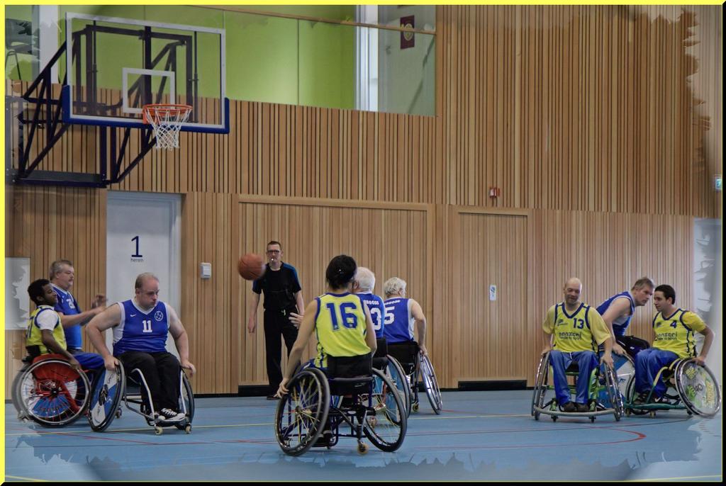 Een aantal spelers lukte het gewoon niet om door de basket schieten.