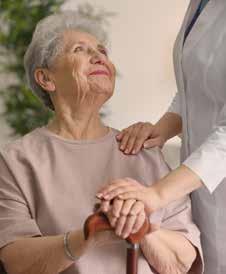Behandeling zonder medicijnen Door het bieden van goede zorg en ondersteuning aan mensen met dementie wordt geprobeerd hen zo lang mogelijk thuis te houden, in een vertrouwde omgeving.