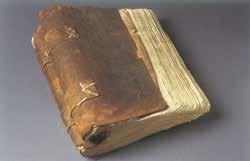 HANDBOEKBINDER 2017-2018 Het handboekbinden is een zeer oud ambacht dat al in de vroege Middeleeuwen in kloosters werd beoefend.
