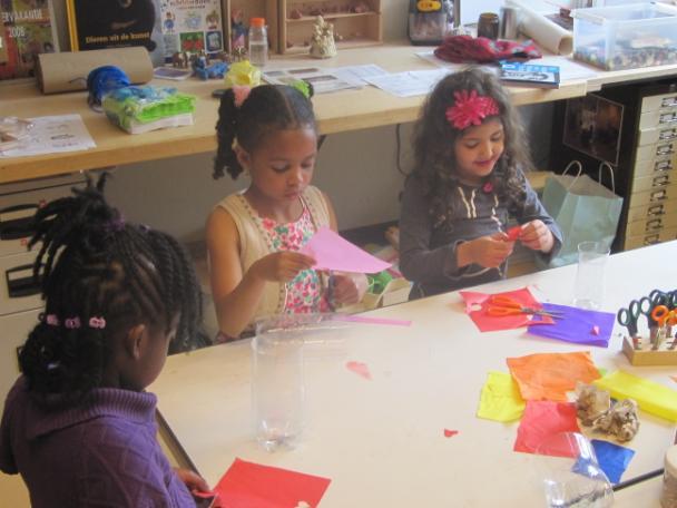 knustelmaterialen voor de kinderen van alle groepen en