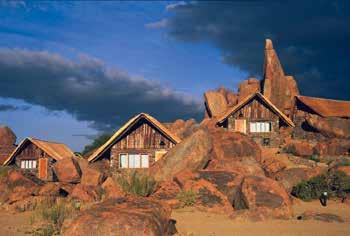 Accommodatie: De Kalahari Anib Lodge beschikt over zowel accommodaties voor groepen, individuele reizigers en echte natuurliefhebbers.