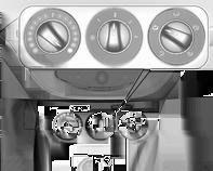 Airconditioning Bedieningsorganen voor: temperatuur luchtdebiet luchtverdeling n = Koeling 4 = Luchtrecirculatie Ü = Verwarmbare achterruit 3 33 Verwarmde stoelen ß 3 40. Verwarmd stuurwiel * 3 77.