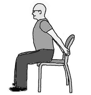 Borstspieren strekken Ga rechtop zitten Breng beide armen naar achteren en pak de rugleuning van de stoel vast Duw uw