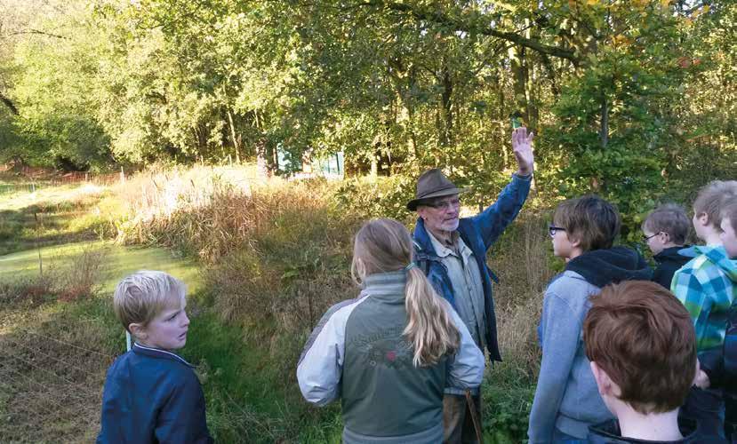 Vrijwilligers De Natuur en Milieufederatie Limburg wil een aantrekkelijke organisatie zijn voor vrijwilligers. Zij worden ingezet om activiteiten te verrichten waarvoor onvoldoende of geen budget is.